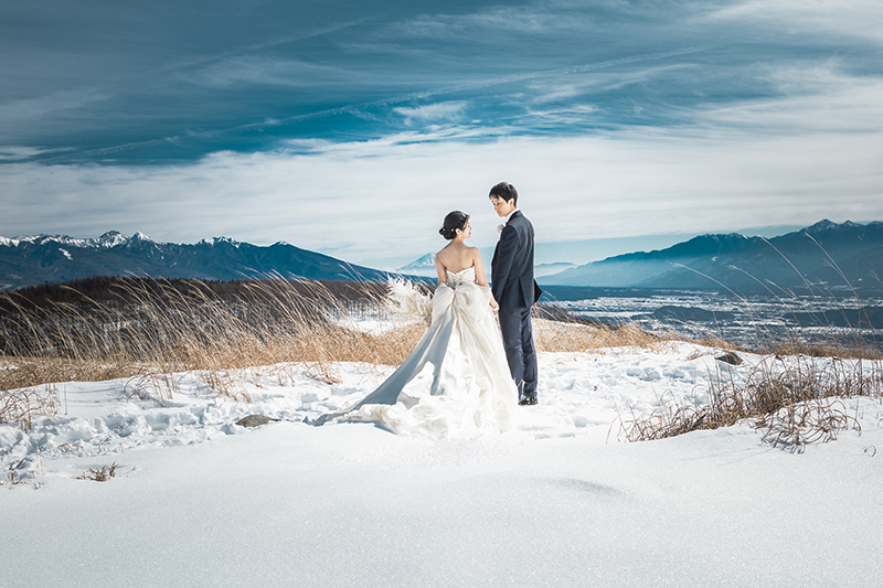 雪と霧ヶ峰と洋装